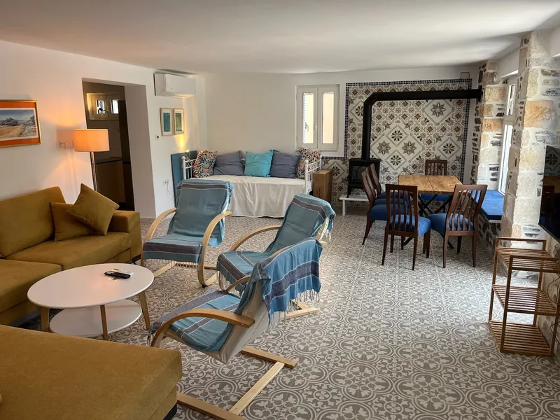 Amalia Garden Apartment, Living Room