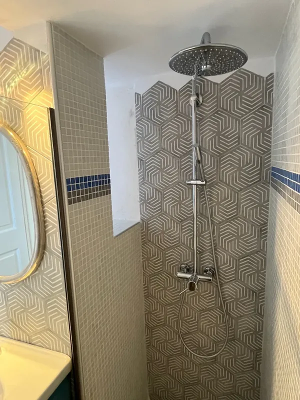 Amalia House, Bathroom 1